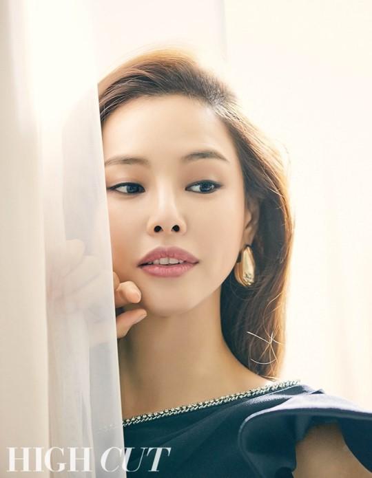 Lee Ha Nee High Cut Magazine November 2019